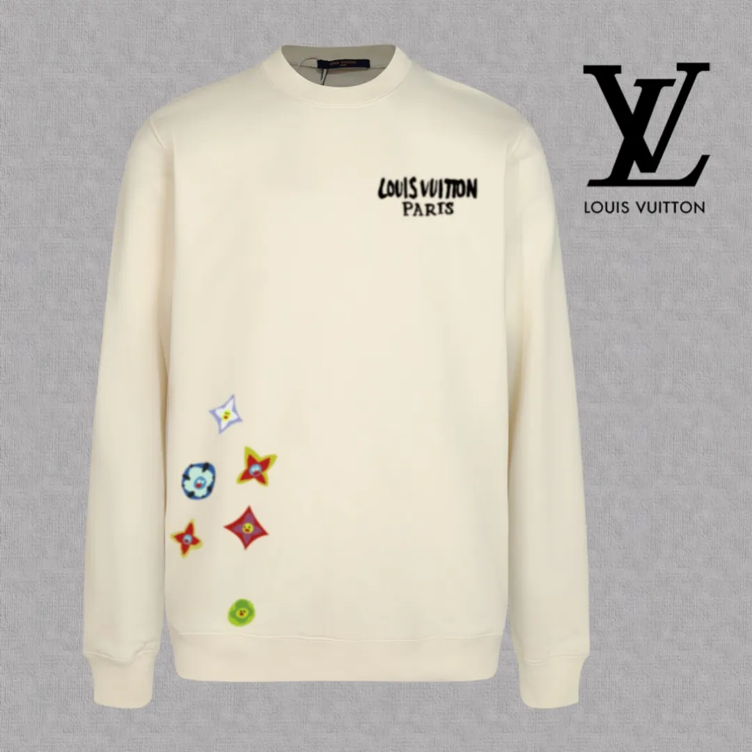 🅿️250 hot style on the shelves🔥❗ 💫〖Louis Vuitton LV〗 Fashionable round neck sweatshirt, casually matched with various styles, it is perfectly handsome😎The whole dress is made of double waistcoats, which makes the whole dress more three-dimensional. Not ordinary factories can do such fine work. The 2025 spring style counters are on sale, exquisite round neck terry sweatshirt, high-end double-strand pure cotton Customized drawstring ribs are dyed in the same vat and are complete with three standards. The chest craftsmanship adopts a simple and elegant pattern on the chest, which is easy to control for any age group! Fit and comfortable! Customized thickened 440g terry sweatshirt fabric, soft and comfortable to the touch, with a three-dimensional shape! 🙌🏻 It’s also very breathable, so it’s a versatile style that can be worn with any outfit! ✔Color: Black White Apricot Size: S M L XL 2XL